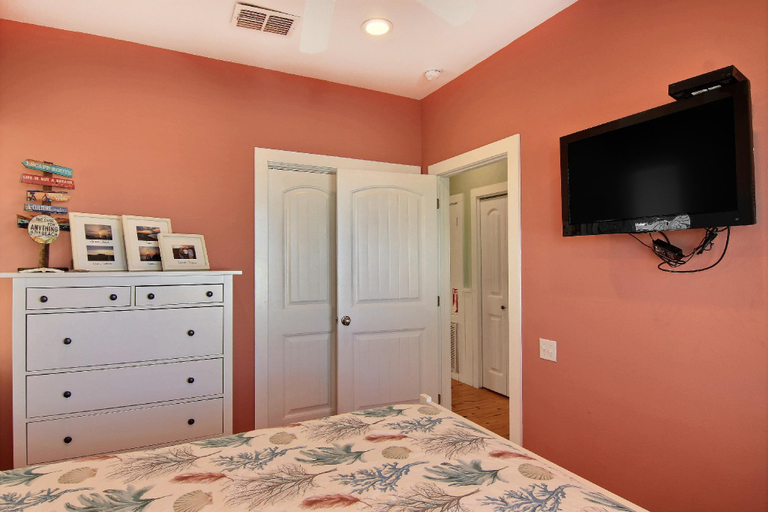 Others 5, Ruby Redbird Roost, Nueces