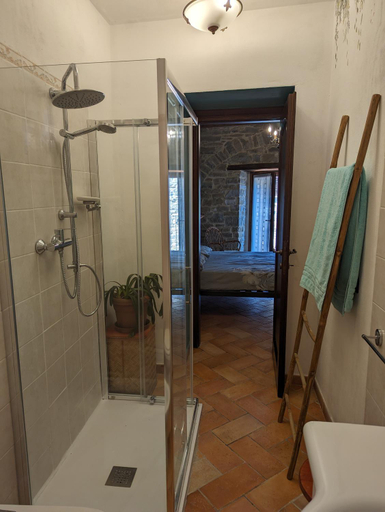 Bathroom 3, B&B il Tartufo, Parma