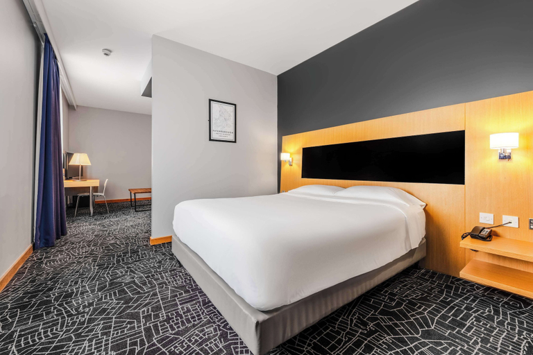 Bedroom 3, Park Inn by Radisson Peterborough, Peterborough