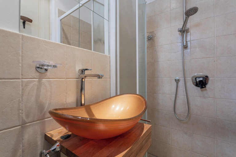 Bathroom 4, L'angolo di Piazza Castello by Wonderful Italy, Torino