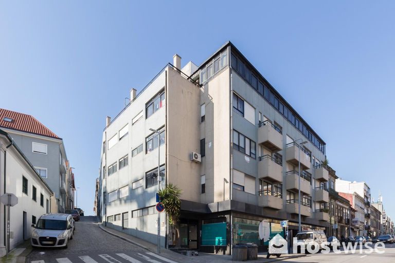 Others 2, Host Wise - Comfy Bright Flats with Netflix, Porto