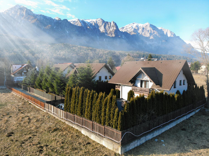 Others 5, Jack Residence Busteni, Busteni