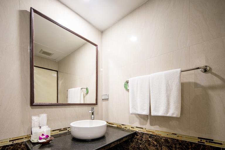 Bathroom 7