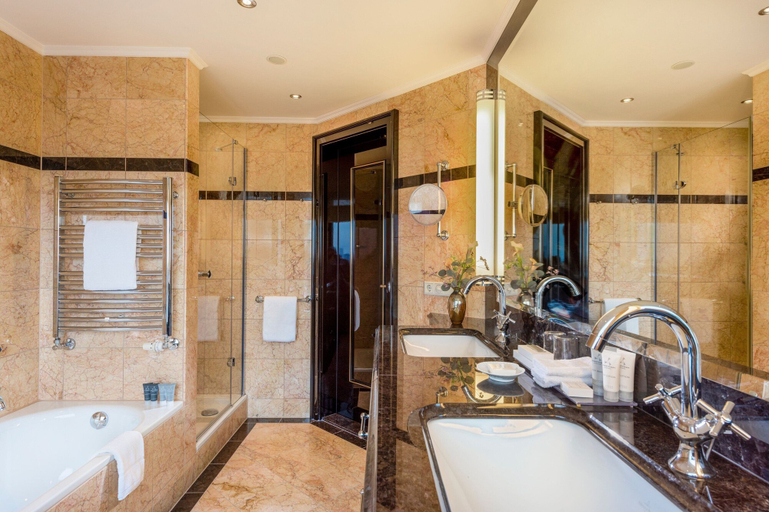 Bathroom 5, JW Marriott Hotel Berlin, Berlin