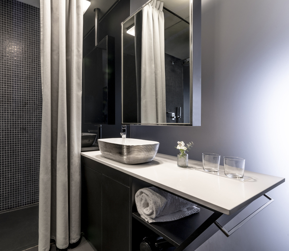 Bathroom, 9 Hotel Mercy, Lisbon