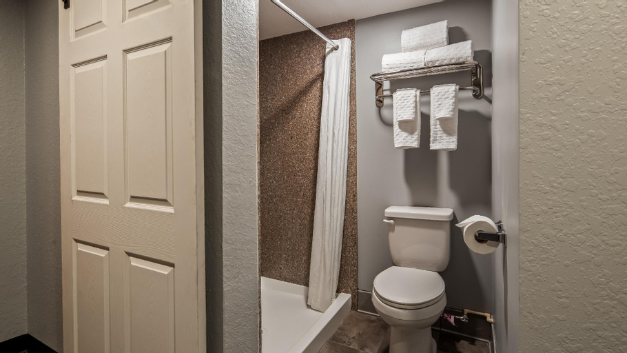 Bathroom 4