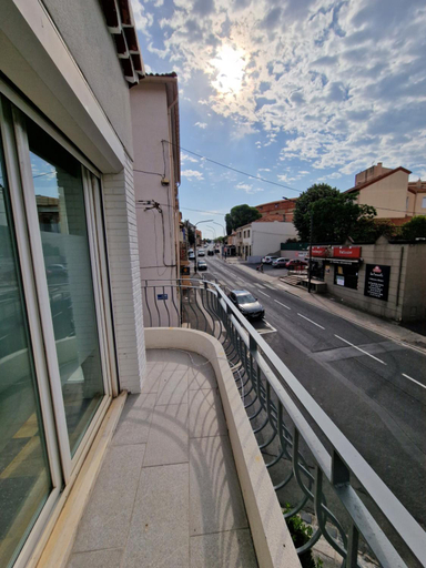 2, maison PING ,en face des arenes, Hérault