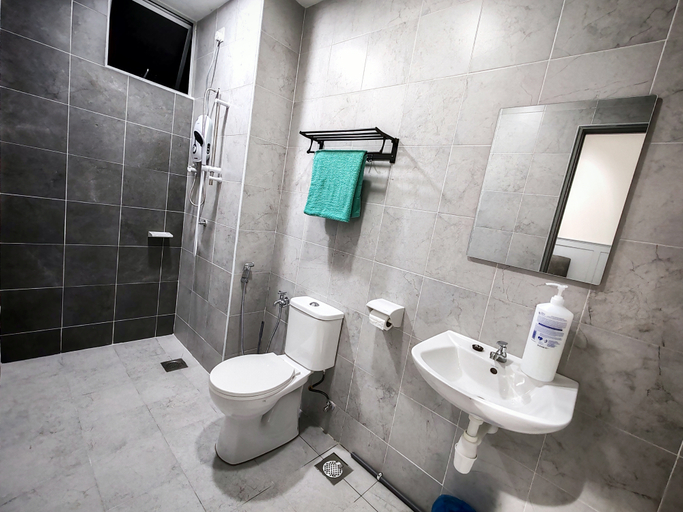 Bathroom, Moon Classic Falim by irainbow, Kinta