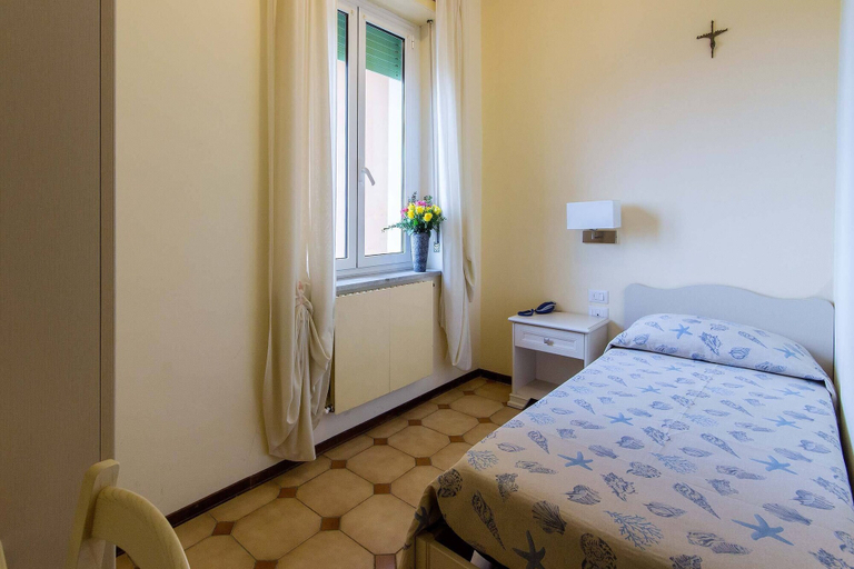 Bedroom 4, Hotel Villa San Giuseppe, Imperia