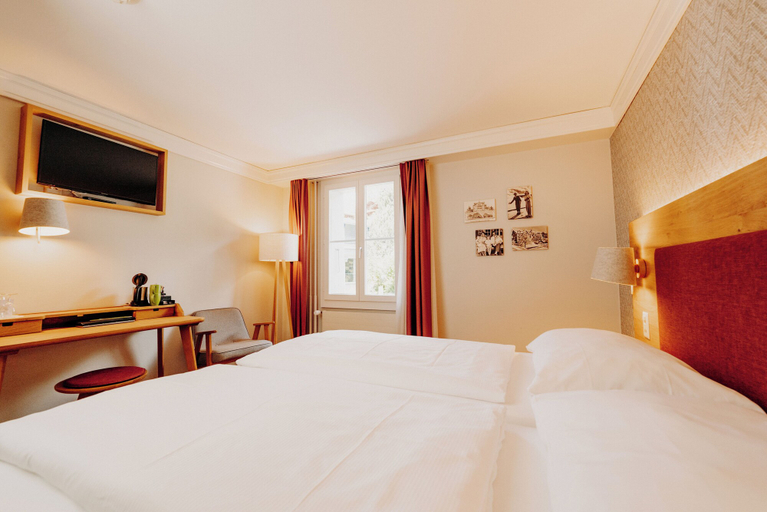 Bedroom 3, Parkhotel Schoenegg, Interlaken