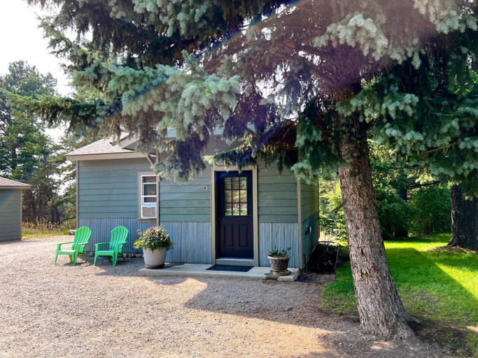 Others 3, Glacier's Edge Cabins, Flathead