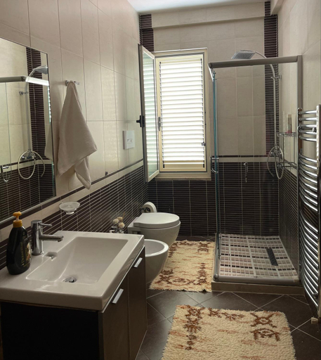 Others 5, Albjona Guesthouse, Tiranës