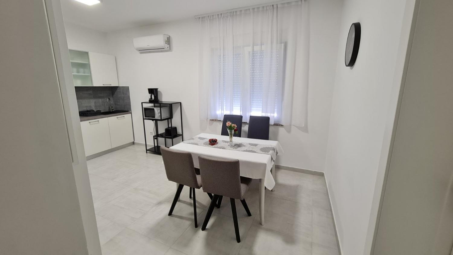 Others 2, Apartman Magnolija, Rijeka