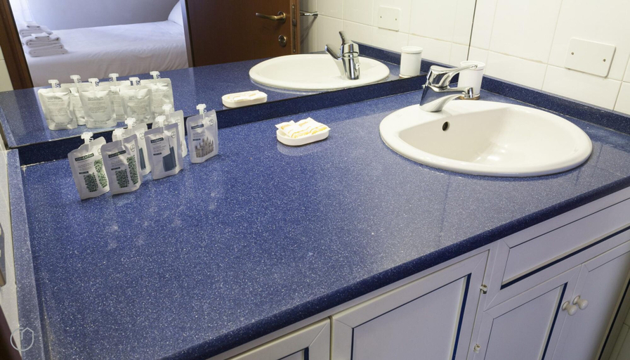 Bathroom, Cirillo 14 - Apartment Milan, Milano