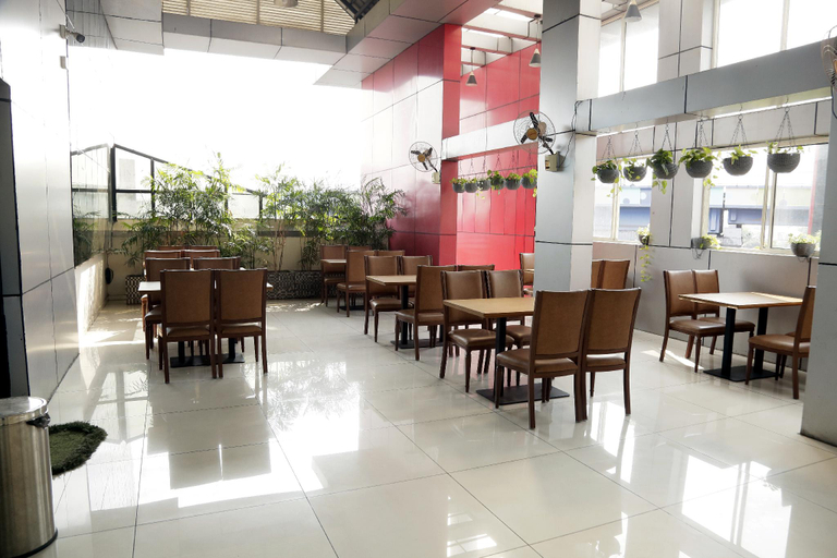 Others 5, Esquina Residency, Ernakulam
