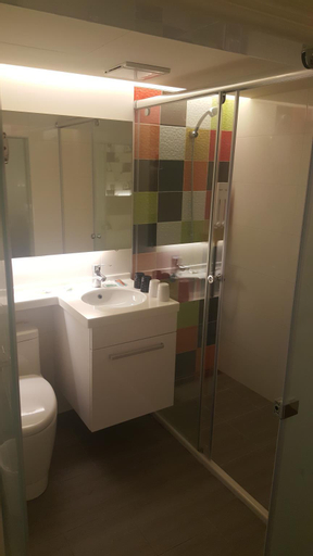 Bathroom 14
