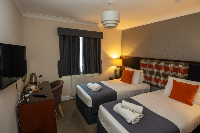 Bedroom 2, The Crags Hotel, Stirling
