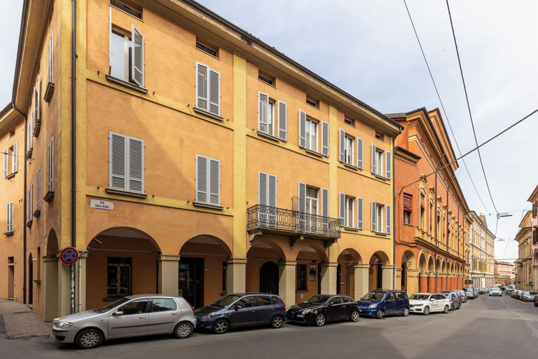 Exterior & Views 2, Wooden design Apartment by Wonderful Italy, Bologna