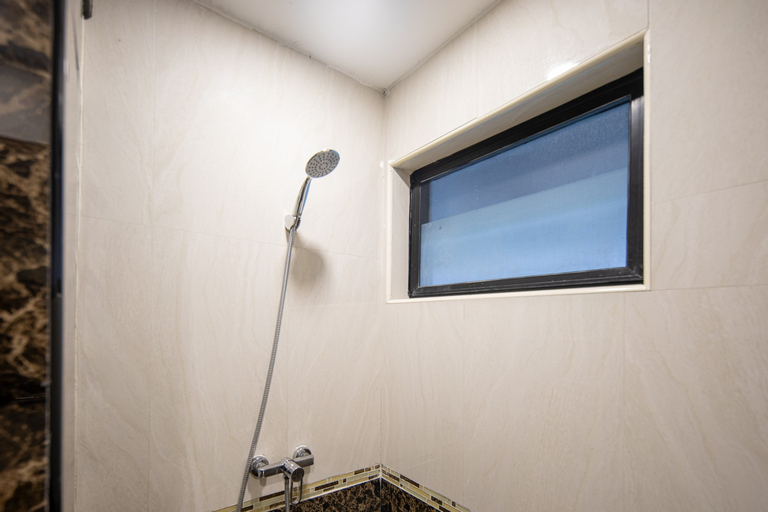 Bathroom 17