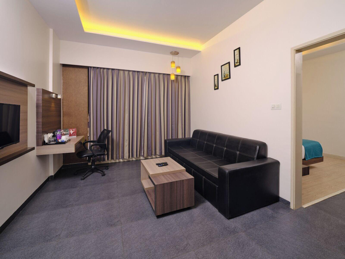 Public Area 3, Pride Biznotel Manjusar, Vadodara