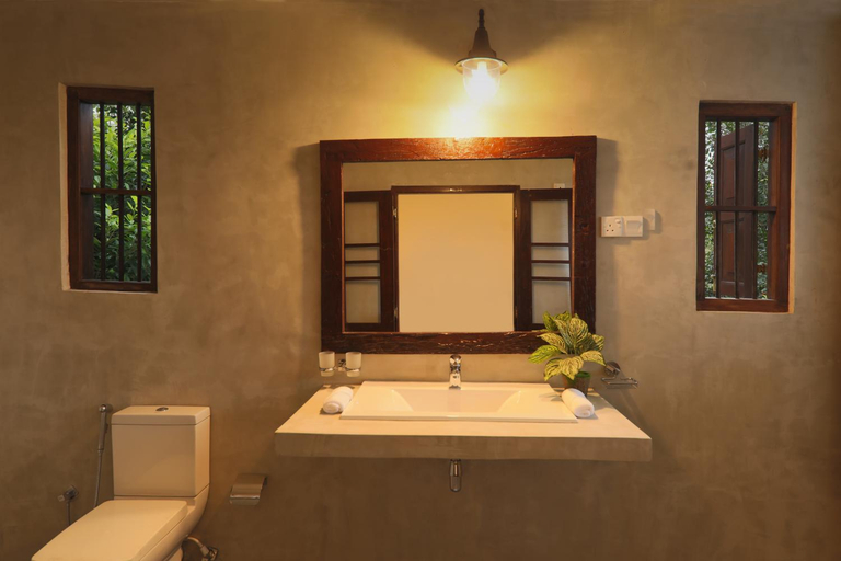 Bathroom 4, Villa Monarapila, Nagoda
