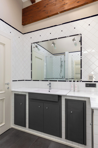 Bathroom 3, Wooden design Apartment by Wonderful Italy, Bologna