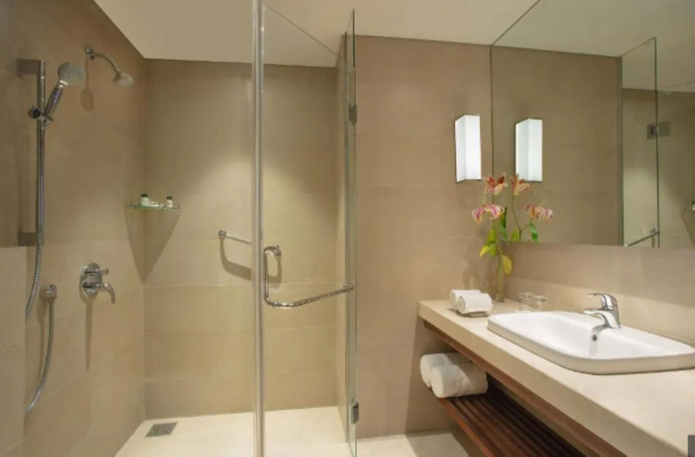 Bathroom, Goroomgo Crown Inn Jalandhar, Jalandhar
