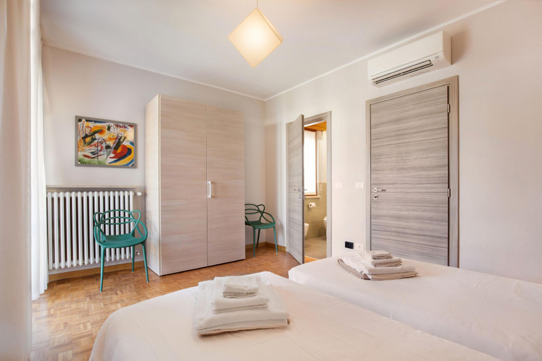 Bedroom 3, Ca' Le Terrazze With Pool, Verona