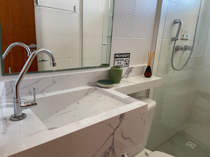 Bathroom, Galé Beach Residence 04, Bombinhas