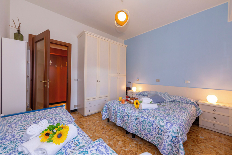 Bedroom 3, Bluemind Apartment 500 mt from sea, Savona