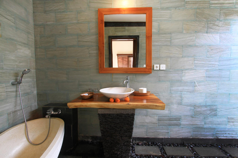 Bathroom 4