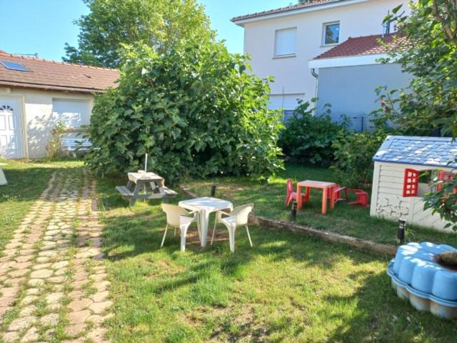 Others 3, Jacques et Paola Chanis, Ain