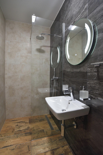 Bathroom 3, RESIDENZA