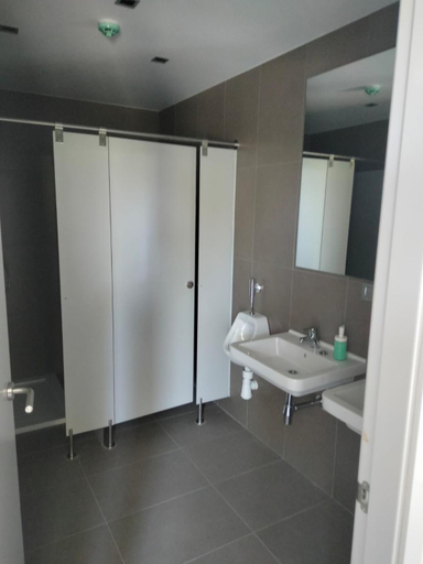 Bathroom 2, Albergue de Cerceda, A Coruña