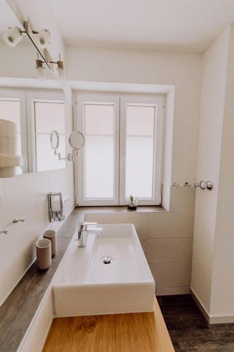 Bathroom 5, Schiebenrothenhof, Emmendingen