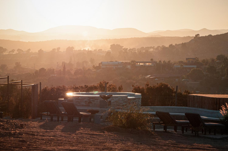 Glamping Valle de Guadalupe with Private Bathrooms by YUMA Resort, Ensenada