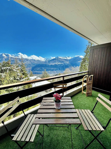 Others 5, Vue imprenable sur les Alpes, Sierre
