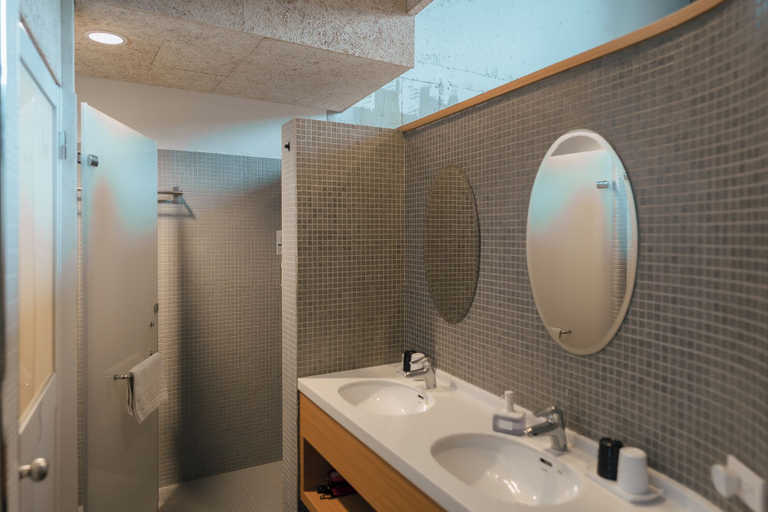 Bathroom 4, The Light Inn, Pingtung