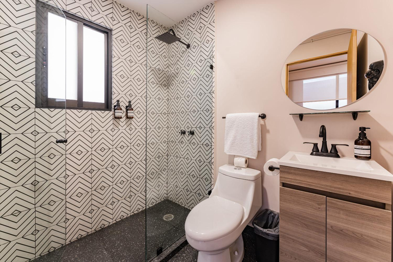 Bathroom 3, Sonora 11 Apartments by VH, Mexico City