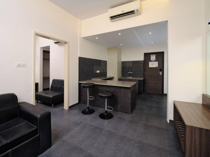 Public Area 3, Pride Biznotel Manjusar, Vadodara