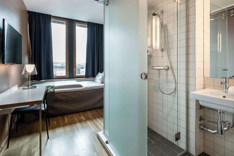 Bathroom 5, Quality Hotel 33, Oslo