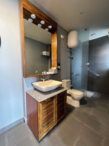 Bathroom 4, BluSalzz Escapade, Lansdowne - Uttarakhand, Garhwal