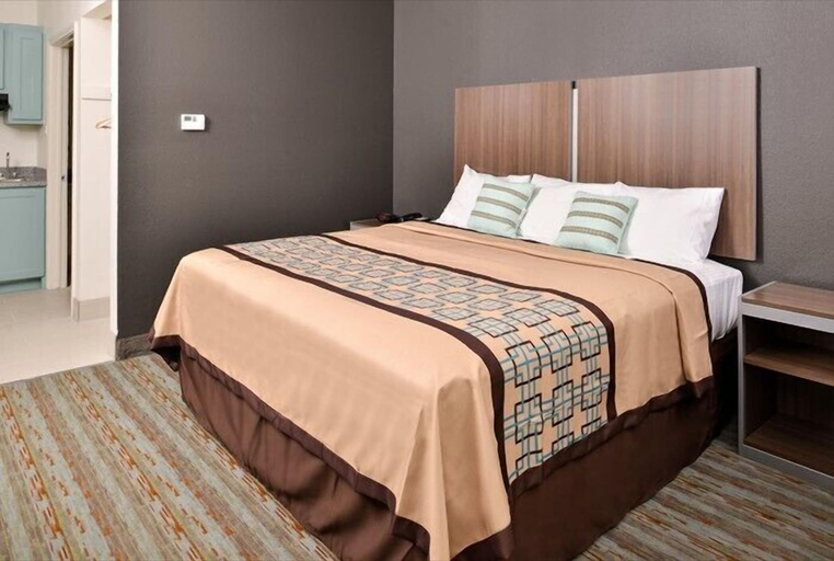 Bedroom 2, Scottish Inn & Suites, Montgomery