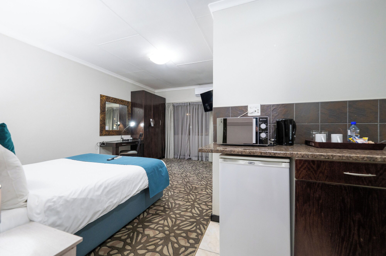 Bedroom 4, ANEW Hotel & Convention Centre OR Tambo, Ekurhuleni