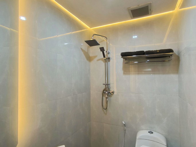 Bathroom 24