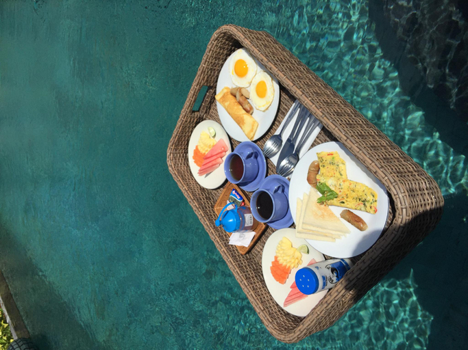 Food & Drinks