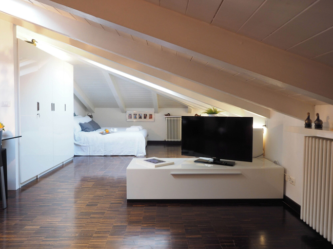 Bedroom 3, Studio San Felice by Wonderful Italy, Bologna