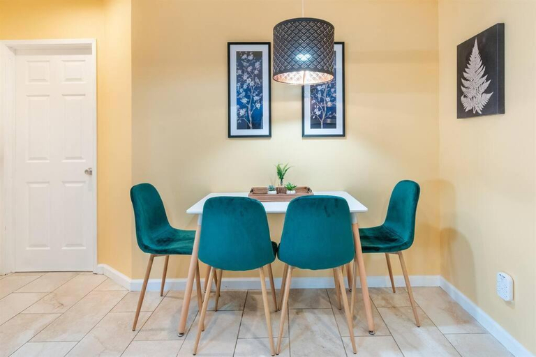 Others 3, Modern Cottage near many conveniences, Alameda