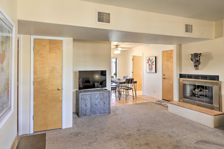 Others 5, Bright Tucson Home w/ Patio By Rillito River Path!, Pima