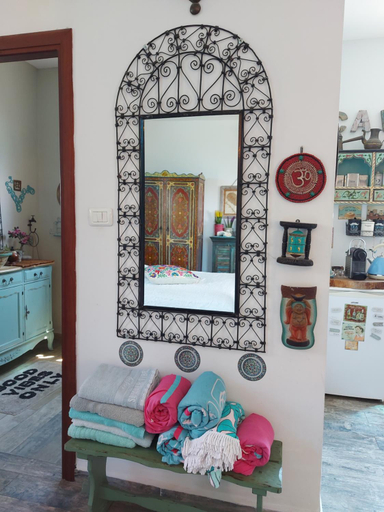Others 3, Zehava's Zimmer